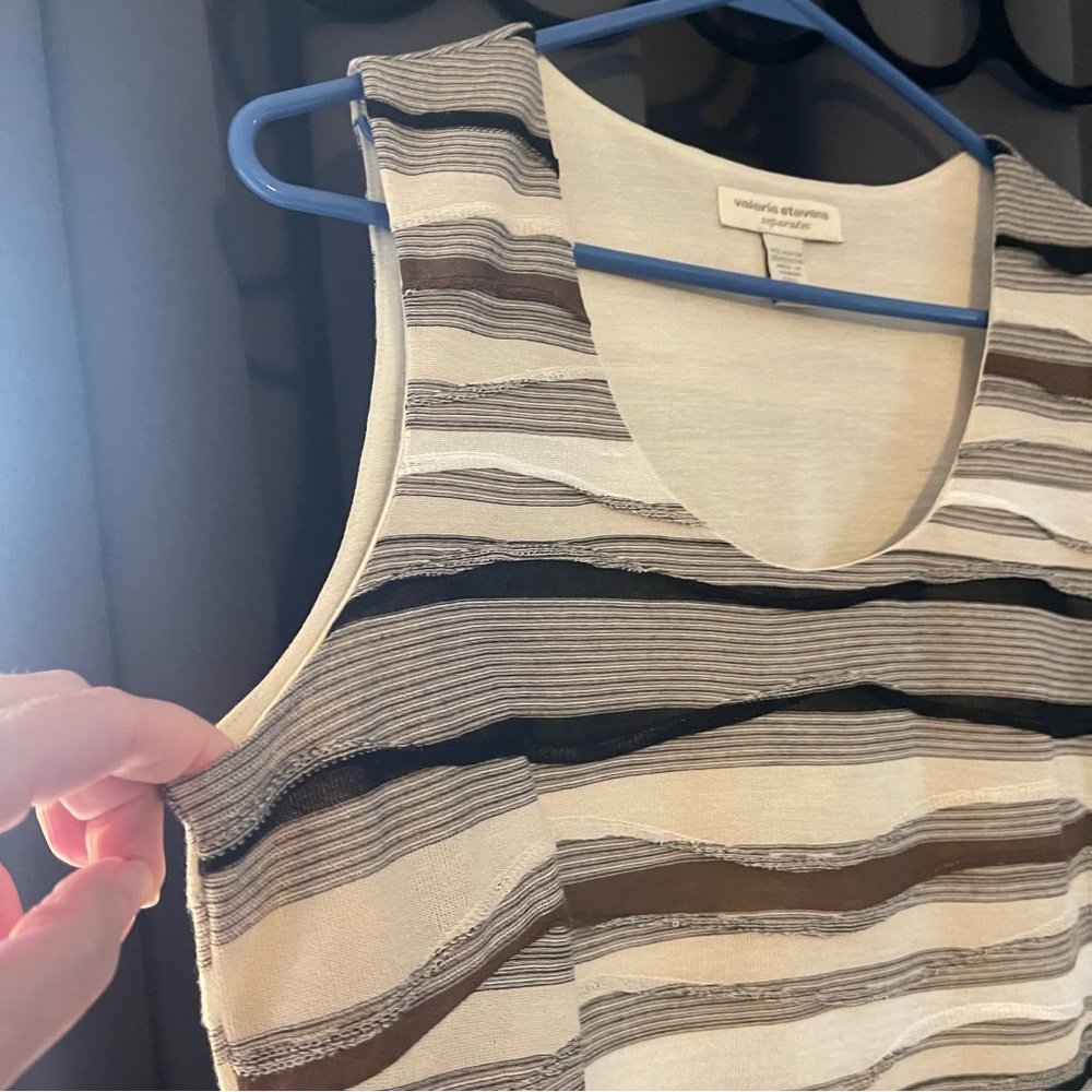 121.  Valerie Stevens “Separates” Top Size M - Picture 9 of 9